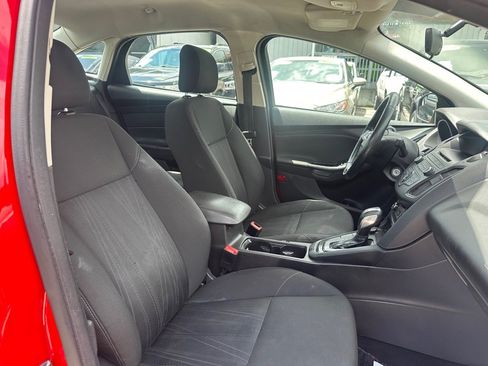 Used 2016 Ford Focus SE w/ SE Cold Weather Package FWD image 13
