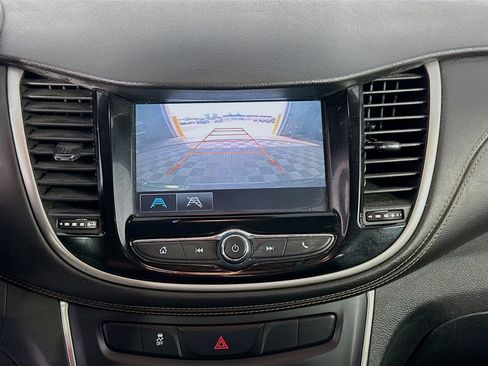 Used 2017 Chevrolet Trax LT FWD image 13