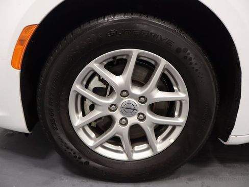 Used 2025 Chrysler Pacifica Select FWD image 25