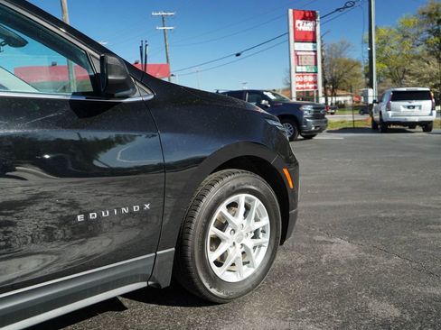 Used 2023 Chevrolet Equinox LT w/ Driver Convenience Package image 11