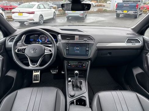 Used 2023 Volkswagen Tiguan SE R-Line image 14