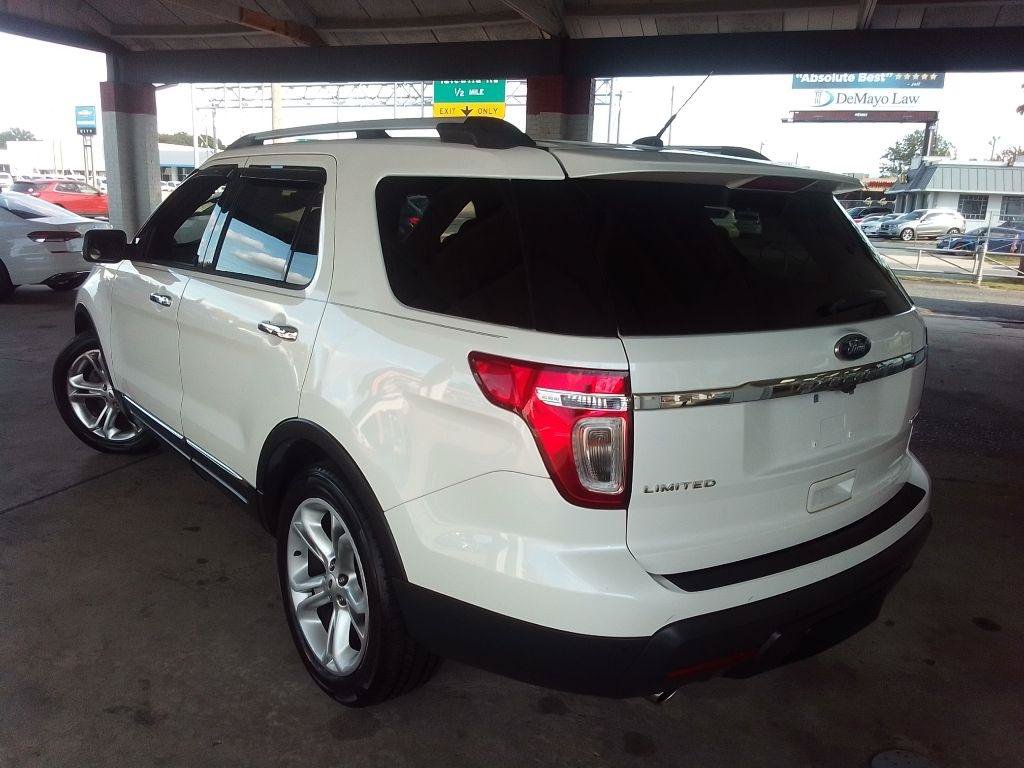 Used 2015 Ford Explorer Limited w/ Equipment Group 302A FWD image 4