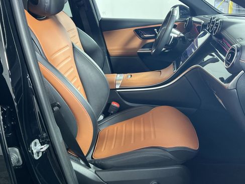 Used 2024 Mercedes-Benz GLC 300 4MATIC image 28