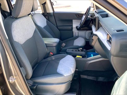 Used 2025 Ford Maverick XLT w/ Equipment Group 302A image 9