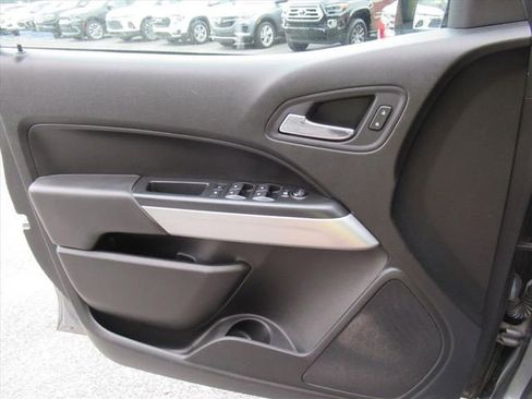 Used 2019 Chevrolet Colorado LT w/ LT Convenience Package AWD/4WD image 22