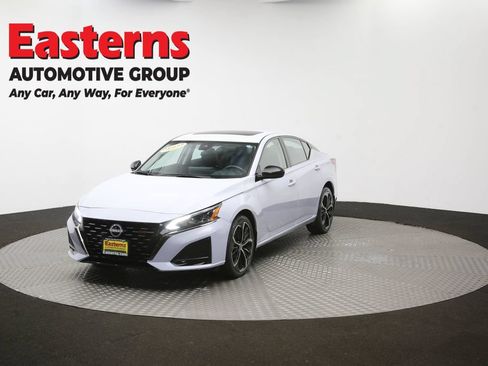 Used 2023 Nissan Altima 2.5 SR w/ SR Premium Package AWD/4WD image 55
