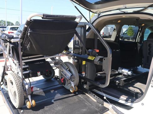 Used 2016 Honda Odyssey EX-L image 25