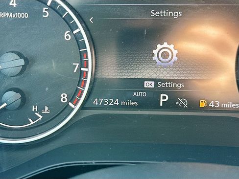 Used 2023 Nissan Pathfinder SL image 14