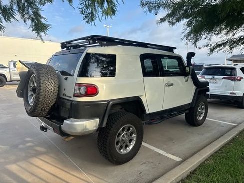 Used 2012 Toyota FJ Cruiser 4WD w/ Upgrade Pkg image 3