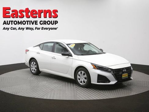 Used 2024 Nissan Altima 2.5 S FWD image 47