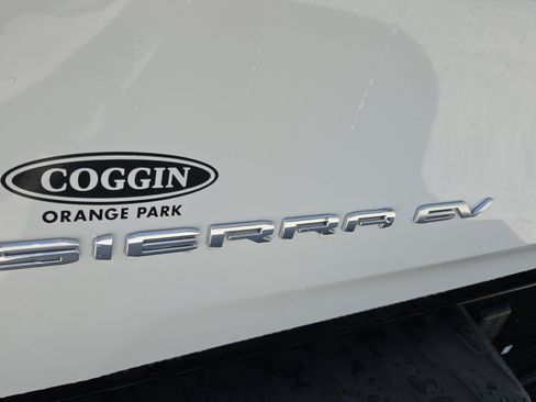 New 2026 GMC Sierra EV Elevation w/ Premium Package AWD/4WD image 30