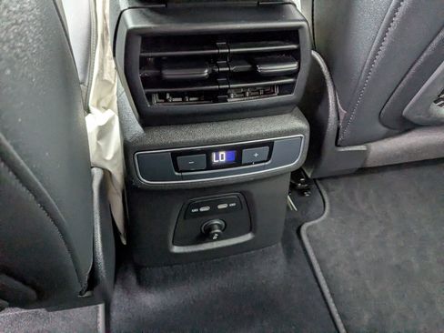 Used 2023 Audi Q4 e-tron Premium Plus w/ Premium Plus image 25