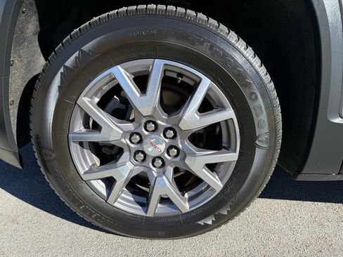 Used 2020 GMC Acadia SLT w/ Driver Alert Package II image 10