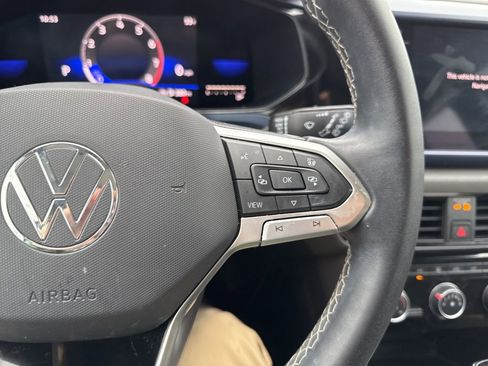 Used 2023 Volkswagen Taos SE w/ Panoramic Sunroof Package image 22