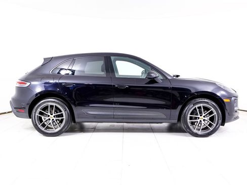 Certified 2023 Porsche Macan AWD/4WD image 30