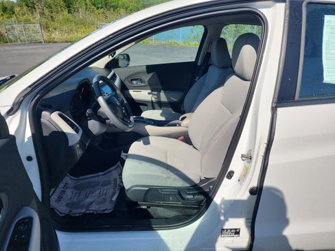 Used 2020 Honda HR-V LX image 11