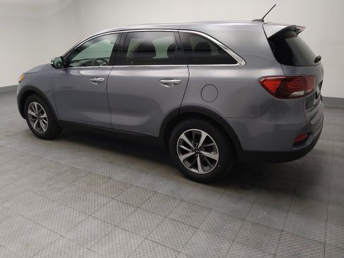 Used 2020 Kia Sorento LX image 3