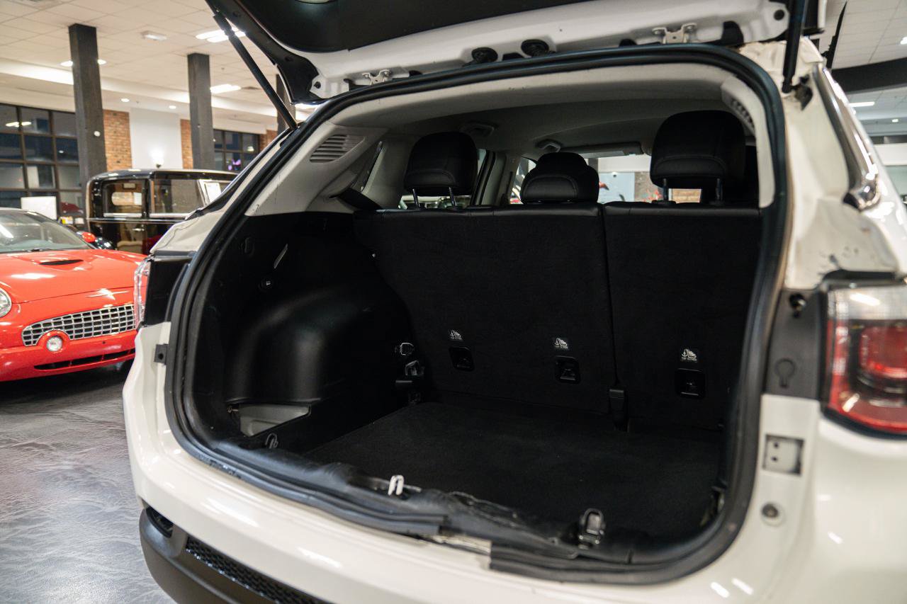 Used 2019 Jeep Compass Latitude w/ Cold Weather Group AWD/4WD image 16