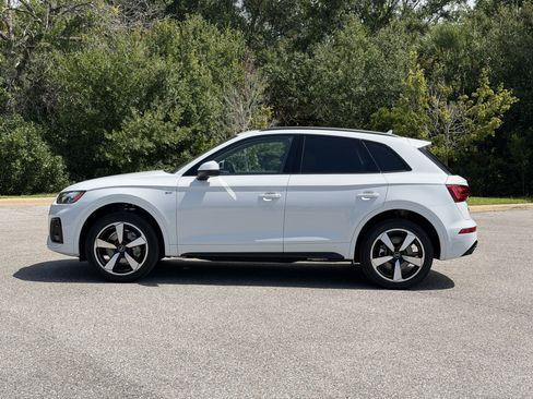 Used 2023 Audi Q5 2.0T Premium Plus w/ Premium Plus Package AWD/4WD image 3