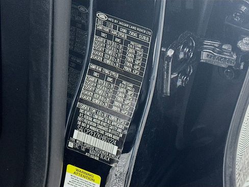 Used 2019 Land Rover Discovery Sport SE image 35