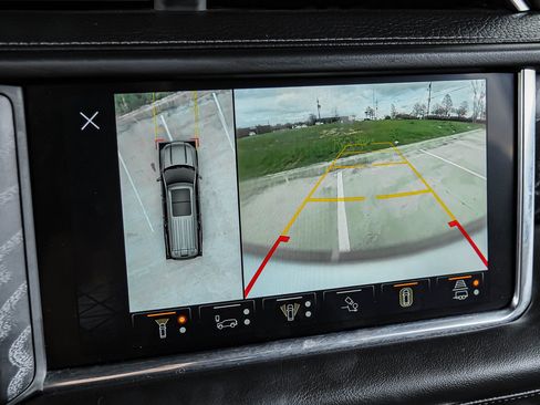 Used 2023 GMC Yukon XL Denali w/ Denali Reserve Package image 22