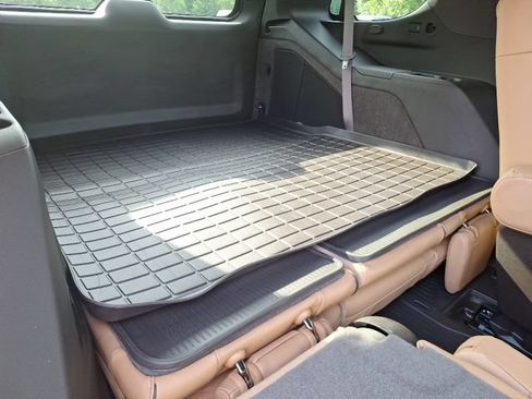 Used 2024 Cadillac Escalade Premium Luxury w/ LPO, Floor Liner Package AWD/4WD image 23
