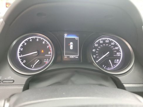 Used 2021 Toyota Camry SE image 23