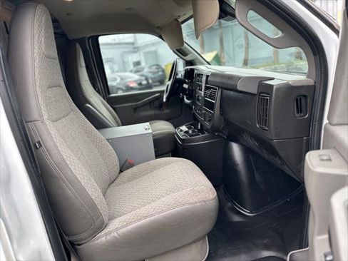 Used 2021 Chevrolet Express 2500 w/ Driver Convenience Package image 17