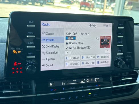 Used 2024 Toyota Sienna LE image 18