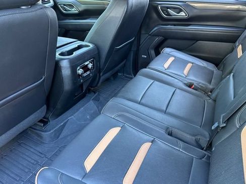 Used 2023 GMC Yukon XL AT4 w/ Technology Package AWD/4WD image 12