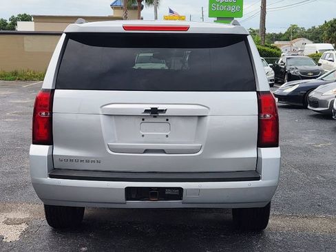 Used 2018 Chevrolet Suburban LT RWD image 5