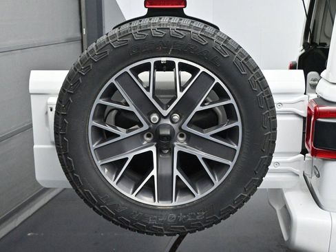 Used 2024 Jeep Wrangler High Altitude AWD/4WD image 38