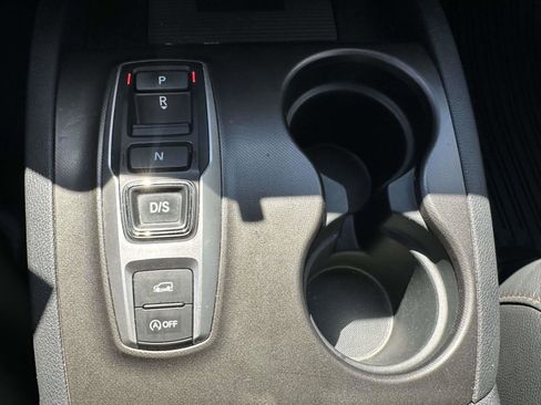 Used 2022 Honda Pilot TrailSport image 31