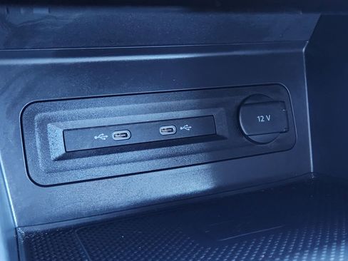 Used 2022 Volkswagen Atlas Cross Sport SEL R-Line image 20