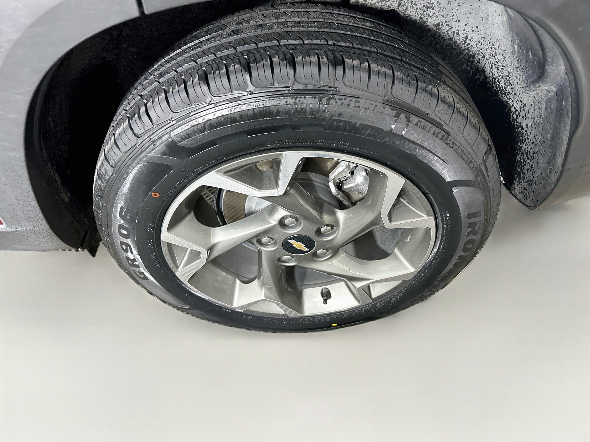 Used 2025 Chevrolet Trax LT FWD image 11