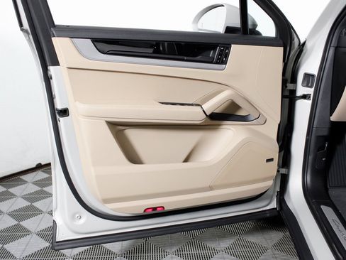 New 2026 Porsche Cayenne Coupe image 15