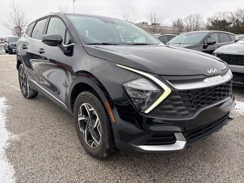 Certified 2023 Kia Sportage LX image 3