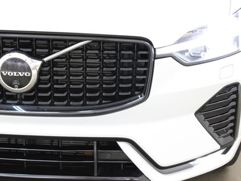 Used 2024 Volvo XC60 B5 Plus w/ Protection Package Premier AWD/4WD image 8