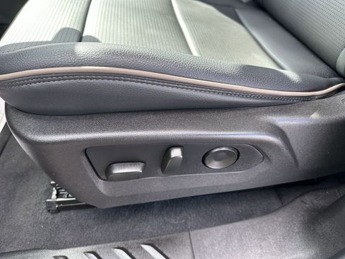 Certified 2024 GMC Canyon Denali image 12