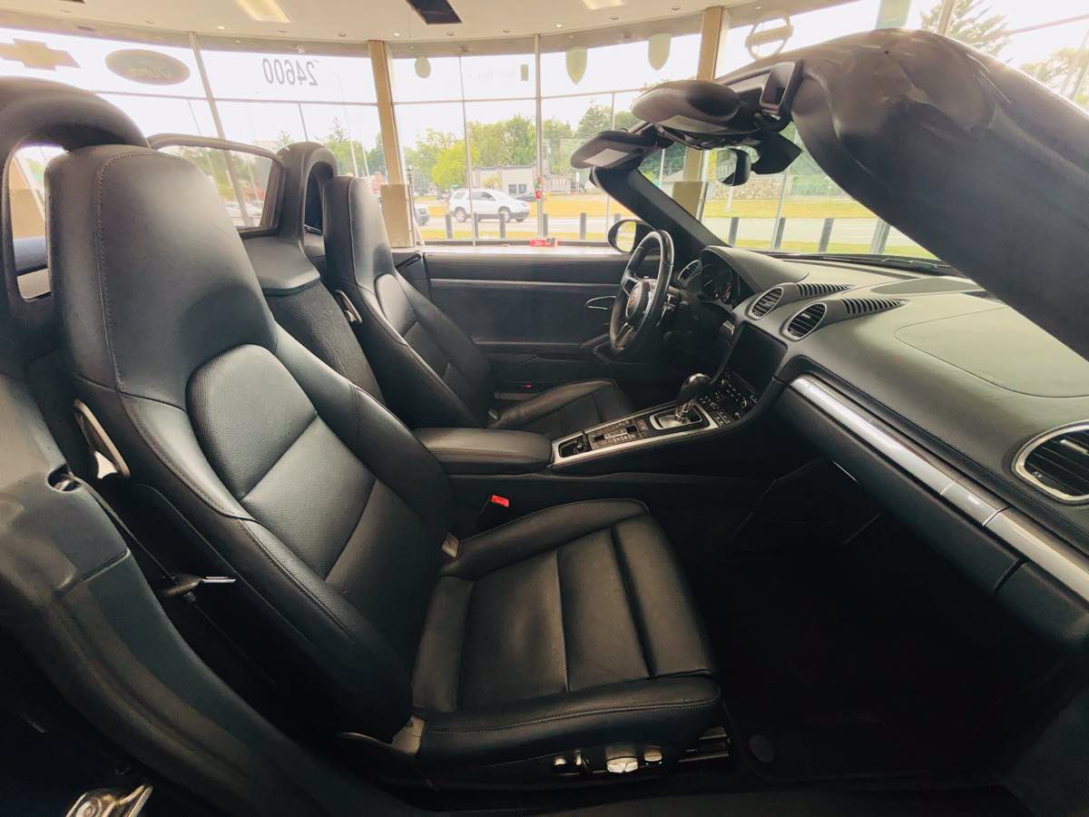 Used 2019 Porsche 718 Boxster RWD image 32