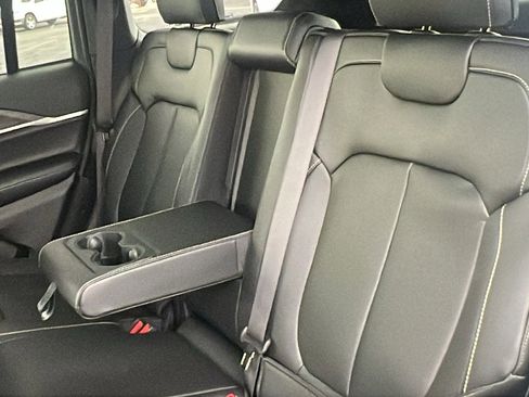 New 2025 Jeep Grand Cherokee Limited w/ Trailer Tow Package image 18