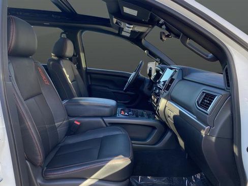 Used 2024 Nissan Titan PRO-4X w/ Pro-4x Convenience Package image 30