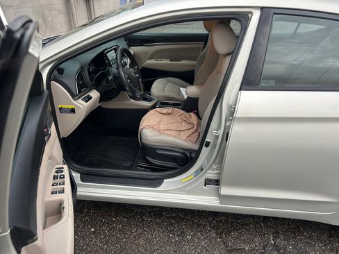 Used 2017 Hyundai Elantra SE w/ SE A/T Tech Package 03 image 13