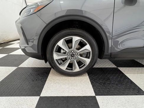Used 2024 Ford Escape Platinum AWD/4WD image 12