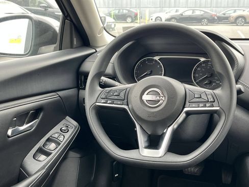 Used 2025 Nissan Sentra SV FWD image 27
