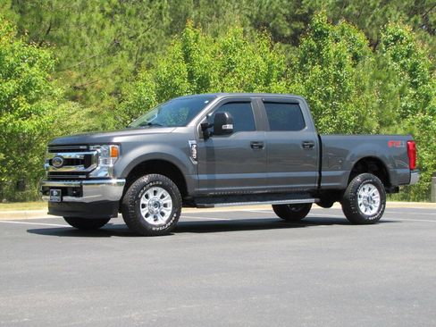 Used 2020 Ford F250 XL w/ STX Appearance Package image 3