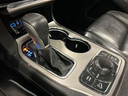 Used 2019 Jeep Grand Cherokee Overland image 26