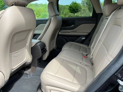 Used 2021 Lincoln Corsair AWD image 5