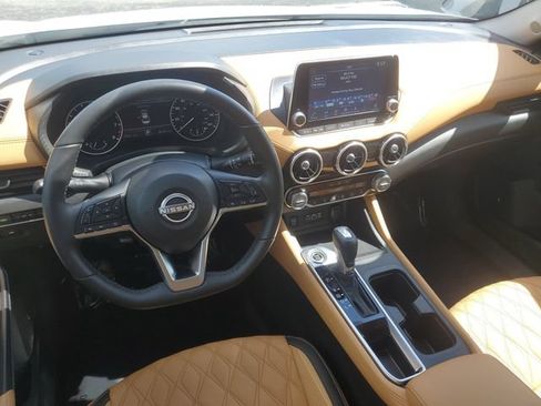 Used 2025 Nissan Sentra SV w/ SV Premium Package FWD image 10