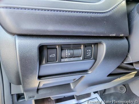 Used 2025 Subaru Forester Limited AWD/4WD image 15